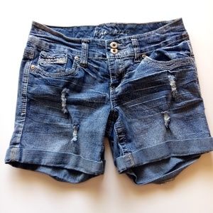 ARIYA WOMEN'S BLUE DISTRESSED JEAN SHORTS SIZE 5/6